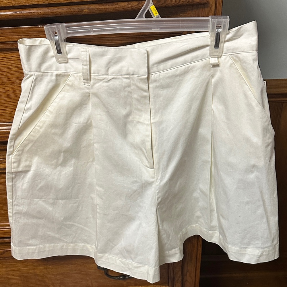 DANIELLE BERNSTEIN Cream Pleated Bermuda Shorts
